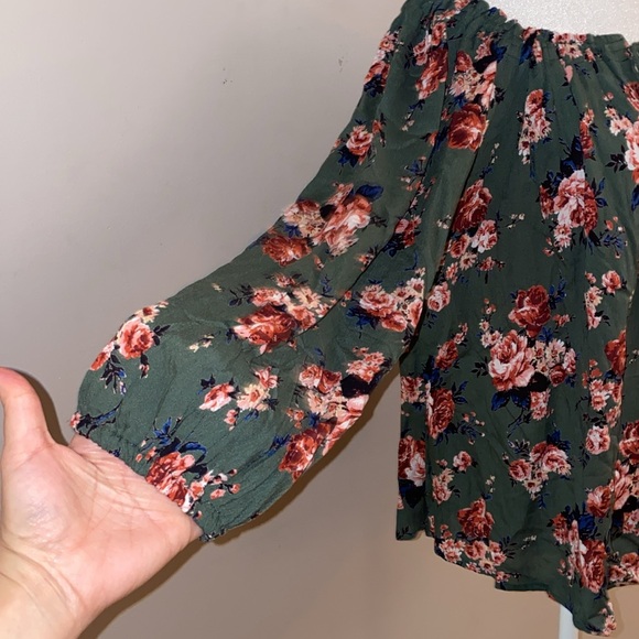 Nostalgia Floral Adjustable Blouse - Picture 5 of 16